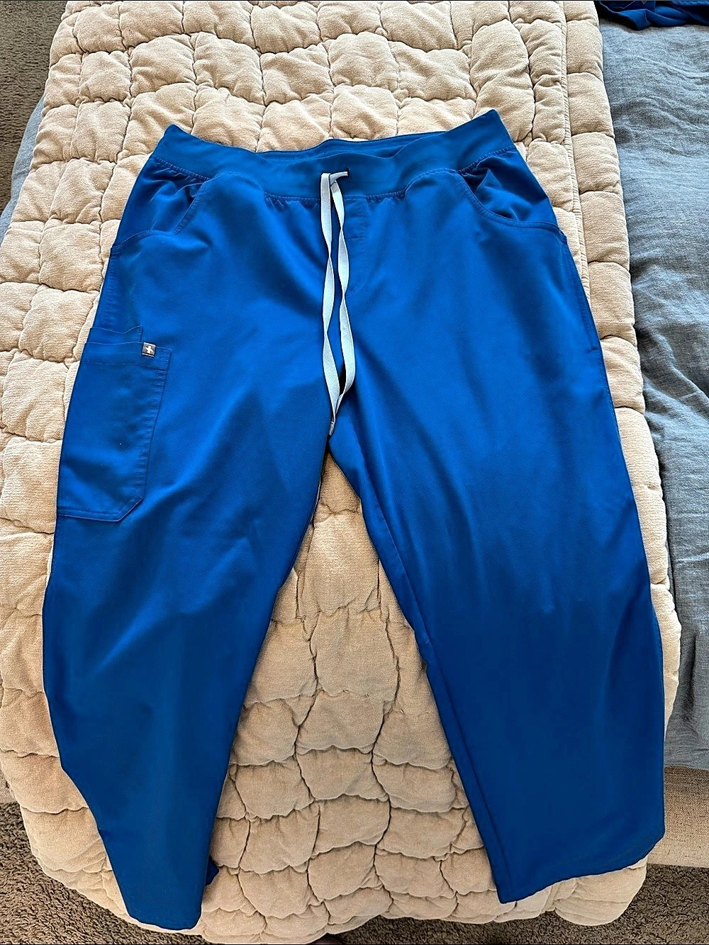 FIGS Women's Kade Cargo Scrub Pant Royal Blue